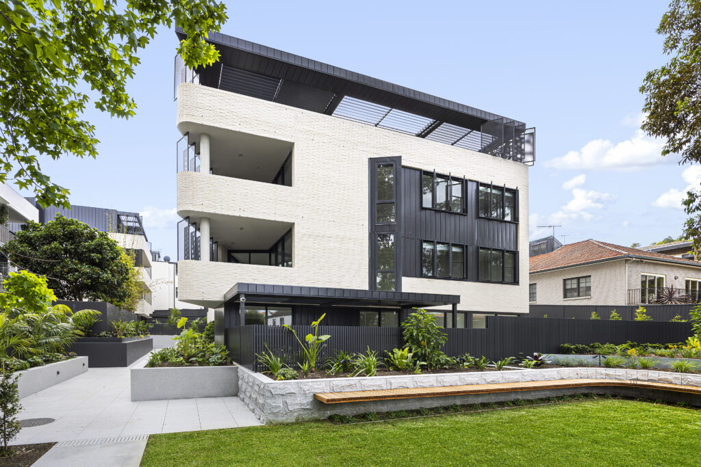 modern architectural home landscaped garden timber screens everose